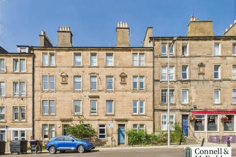 A bright and comfortable 1-bedroom, 2nd-floor property in the heart of Roseburn. This freshly refurbished property is ideal for professionals, couples, or those looking for a vibrant village feel with