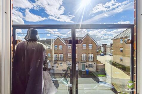 CAM01543G0-PR0151-STILL033