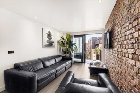 Set within a contemporary residential development in Oval, this fantastic 2 bedroom 1 bathroom apartment provides bright and modern living space with a balcony. SHORT LET