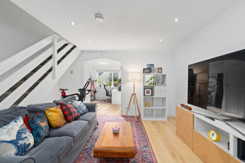 63 Bishops Park 0...