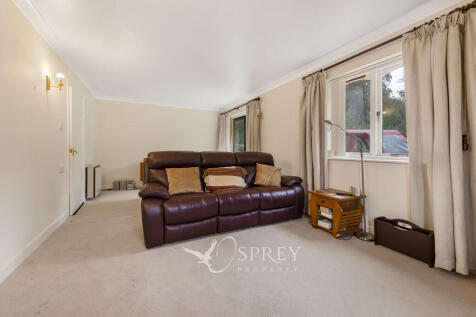 Living / Dining R...