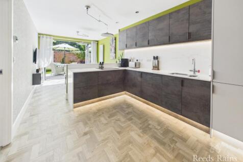 Kitchen/Living Area