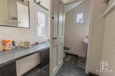 CLOAKROOM TWO &amp; CHANGING ROOM