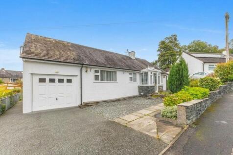 Front exterior - driveway & integrated garage