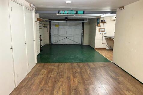 Quayside Garage 1.jpg