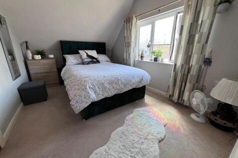 bedroom1.JPG