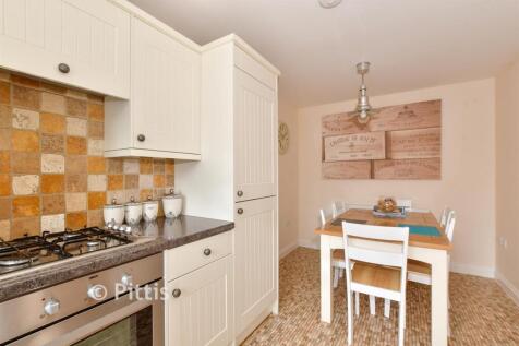 Kitchen/ Dining Room