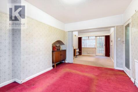 Lynmouth Avenue, Morden