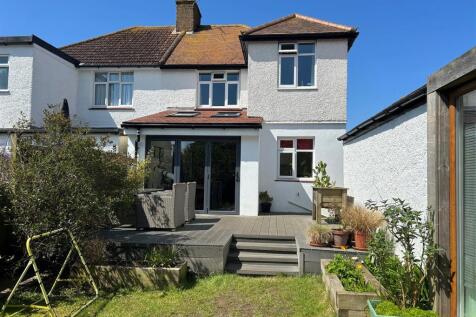 Brittany Road 19 Rear.jpg