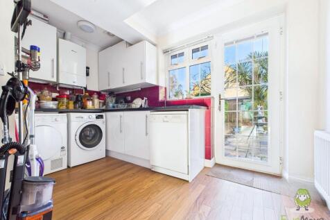 CAM01543G0-PR0169-STILL020