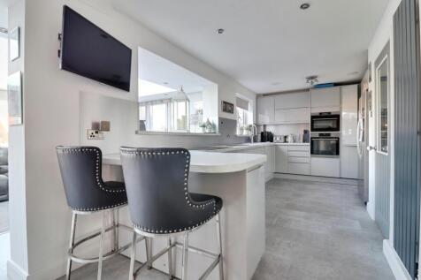 Kitchen - EweMove Cannock