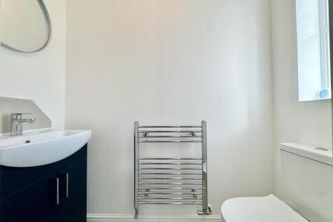 DOWNSTAIRS CLOAKROOM