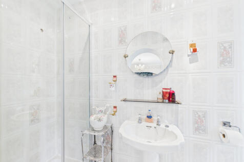 CAM02909G0-PR0466-STILL022