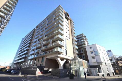 Available NOW. A lovely studio apartment located within the impressive Spectrum Development in Manchester City Centre. Fully Furnished to a high standard and newly decorated with a fully fitted kitche
