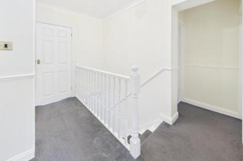 CAM01563G0-PR0233-STILL012.jpg