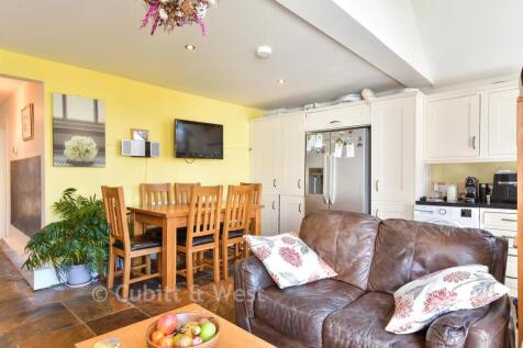 Kitchen/ Lounge/ Diner