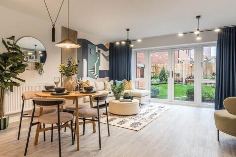 Living/Dining Area