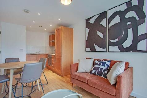 Apartment 8 Loom House is a One Bedroom Furnished Apartment located in the hugely popular development at East Street Mills. The apartment has been recently refurbished with newly redecorated walls and
