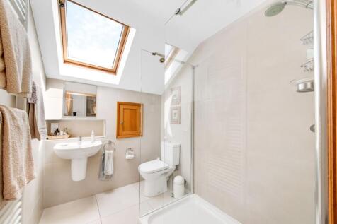 BEDROOM ONE EN-SUITE