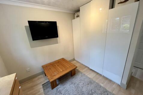 Bedroom 1 Dressin...