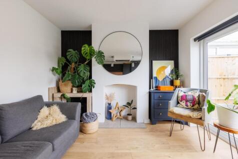 87 Queenshill Road-17.jpg