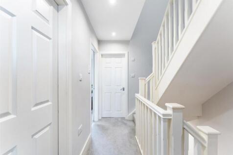 6 Lark Hill Court-19.jpg