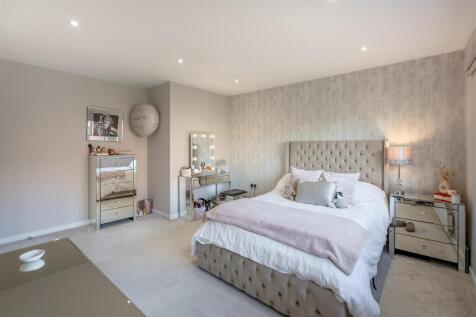 Brook Farm Close-12.jpg