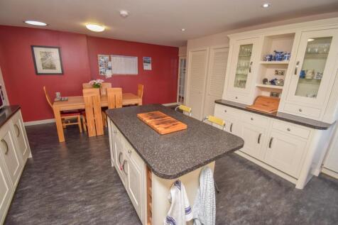 KITCHEN-DINER