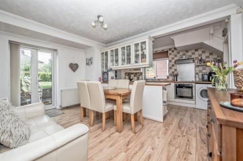 Fitted Dining Kitchen: