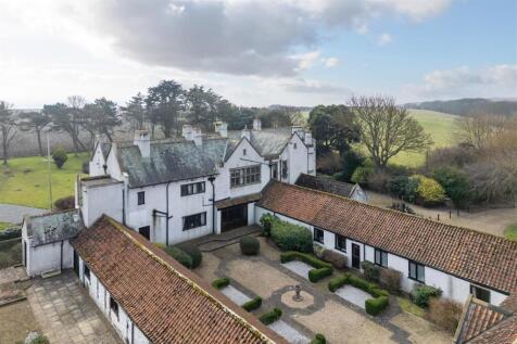 Highcliffe Manor Aerial-14.jpg