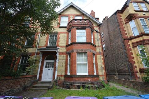 Available now a spacious ground-floor studio apartment, with separate kitchen and bonus room, in a superb location close to Sefton Park and Lark Lane. Don't hesitate, this one will fly!