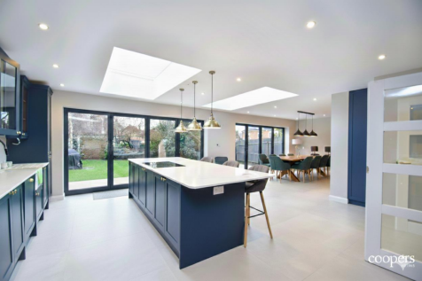 Kitchen/Dining Area