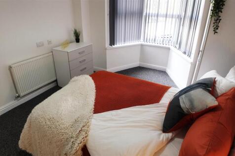 DOUBLE ROOM | Fully Furnished | All Utilities Included | First Floor | Quiet Location | Beautifully Presented | Stunning Communal Areas | NO FEES |