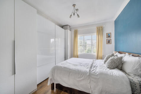 1360923-11-68de4b...