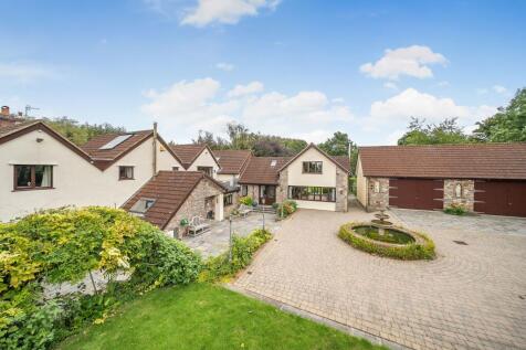 Fountain and garages