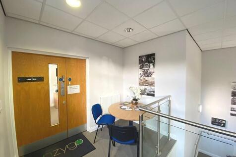 Office to rent in stocksbridge