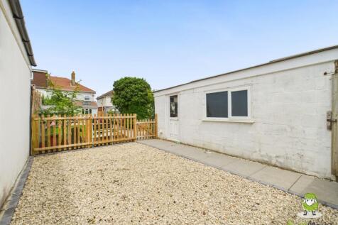 CAM03778G0-PR0235-STILL041