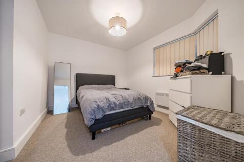 Bedroom .jpg