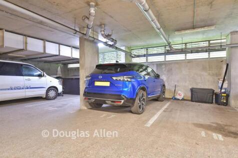 Driveway/Parking