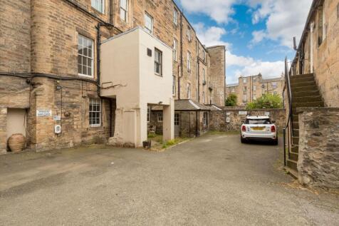 0 bed, 0 bath Town House in Edinburgh - Photo 13