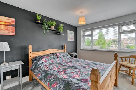 23 Cann Hall Drive-18.jpg