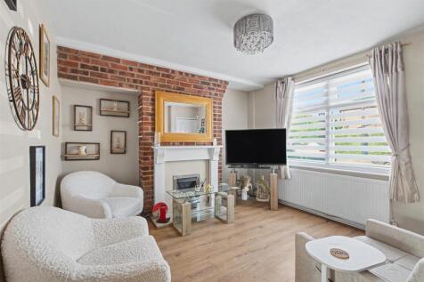 Lounge/Sitting Room