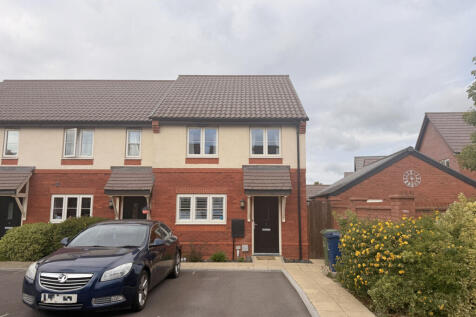 3 Bedroom End Terrace House For Sale