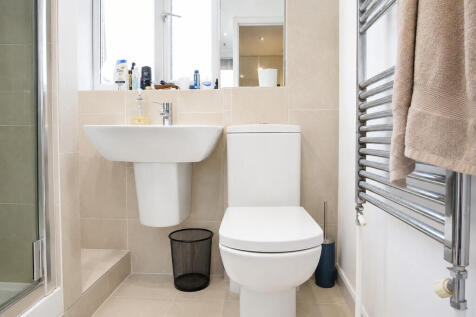 En-Suite - Angle ...