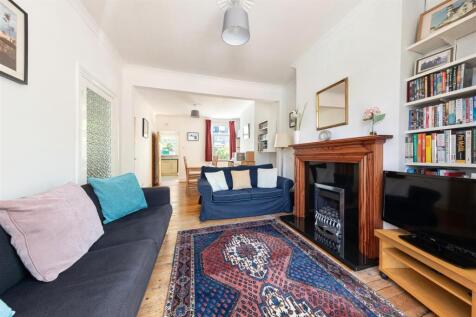 Kenilworth Avenue, E17