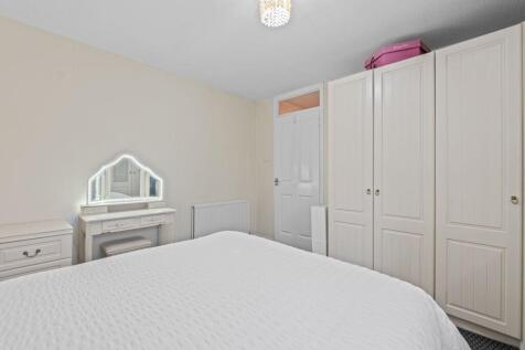 2 bed, 1 bath Terraced in Leeds - Photo 12
