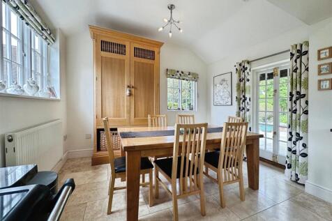 c2ebe842--4C9D-B1F5-F80A093C9B1F-66306-00001570F1E