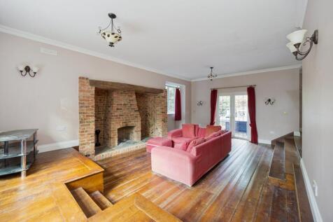 Sitting/Dining Room