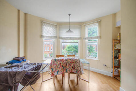 Flat B, 5 Minster Road, Cricklewood, London, NW2 3SD