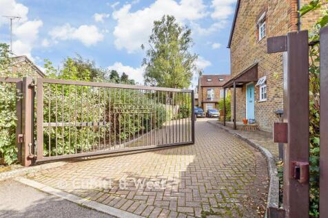 Driveway/Parking